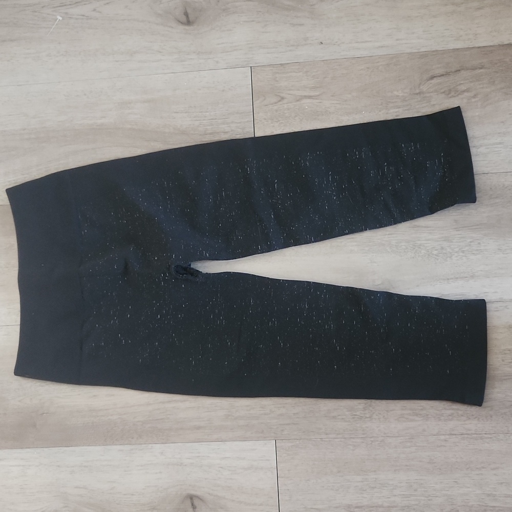 Lululemon Free to Flow Crop Speckled Black